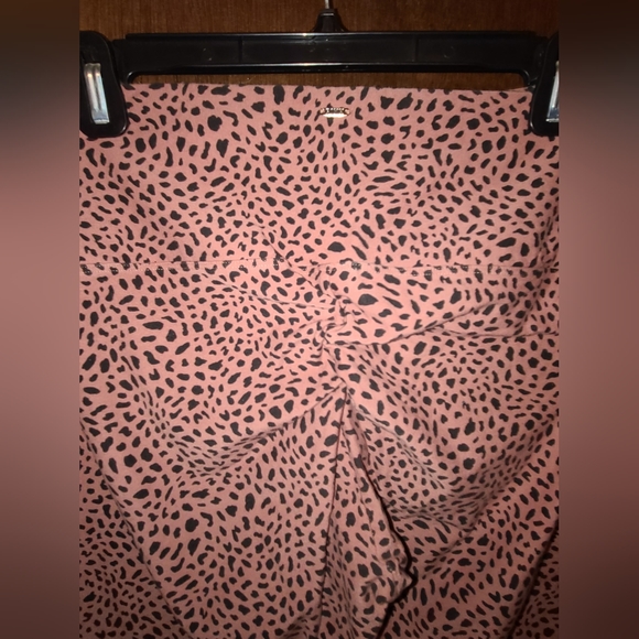 Victoria Secret Runched Leggings - Picture 3 of 5